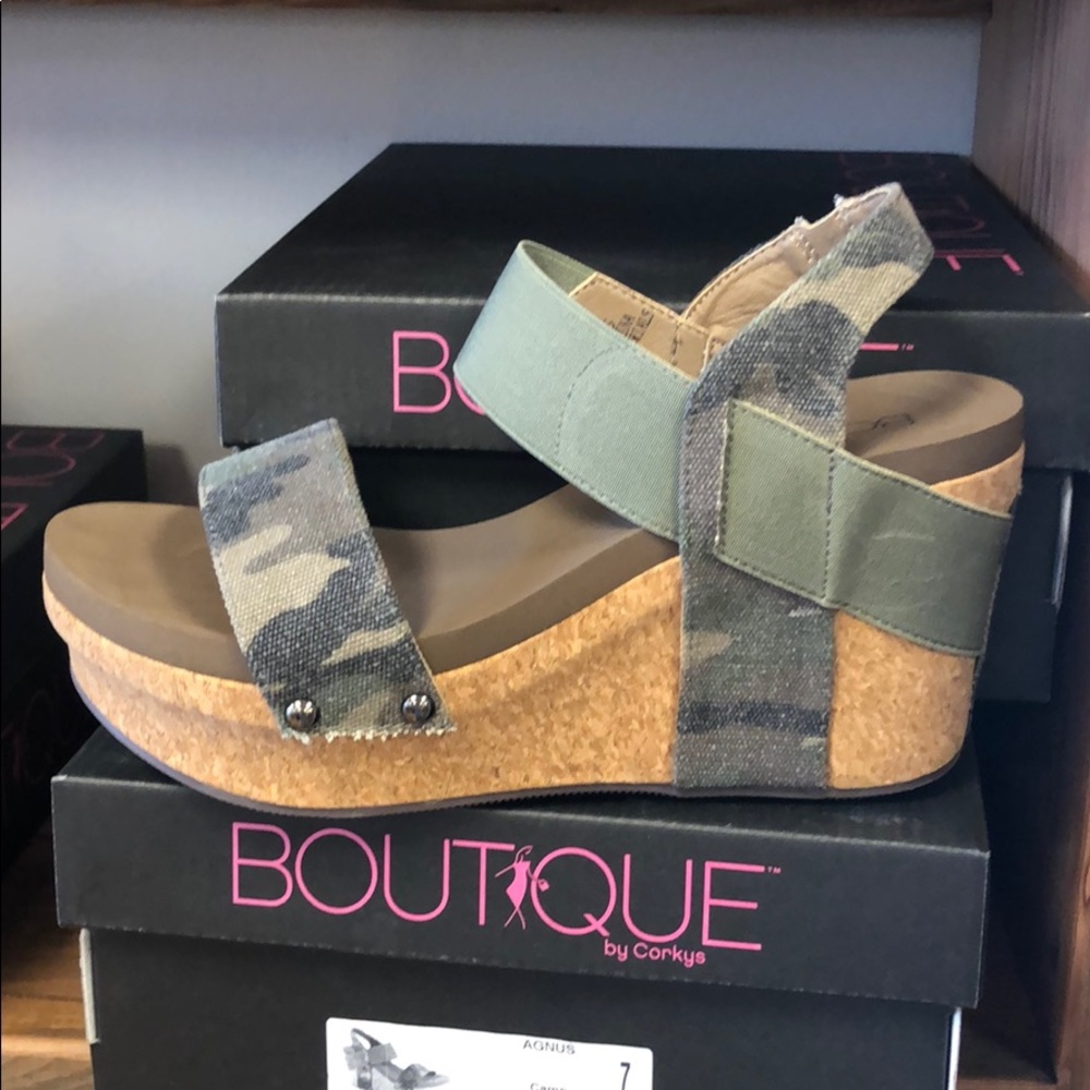 Corkys Camo Wedge